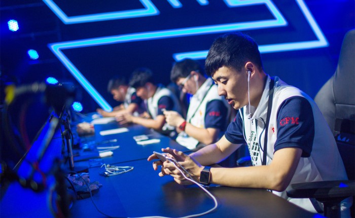 一位年轻的 一位年轻的